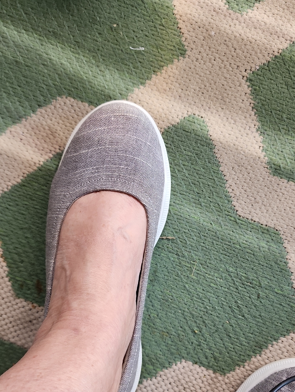 Skechers Goga Max Light Gray Slip-On Insole